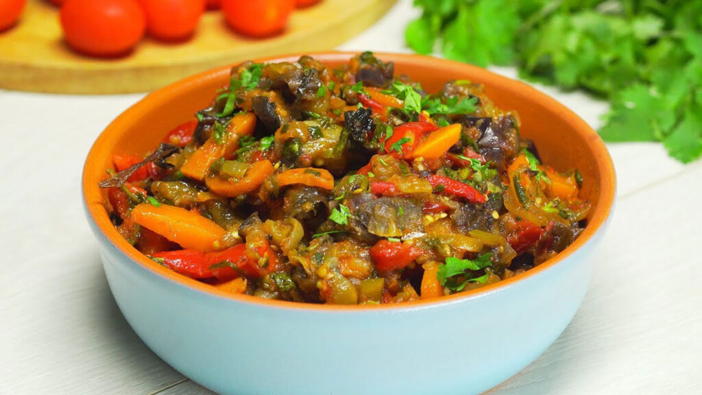 اجاپساندالی غذای گیاهی سنتی گرجی و از خوش عطرترین غذاهای گرجستان